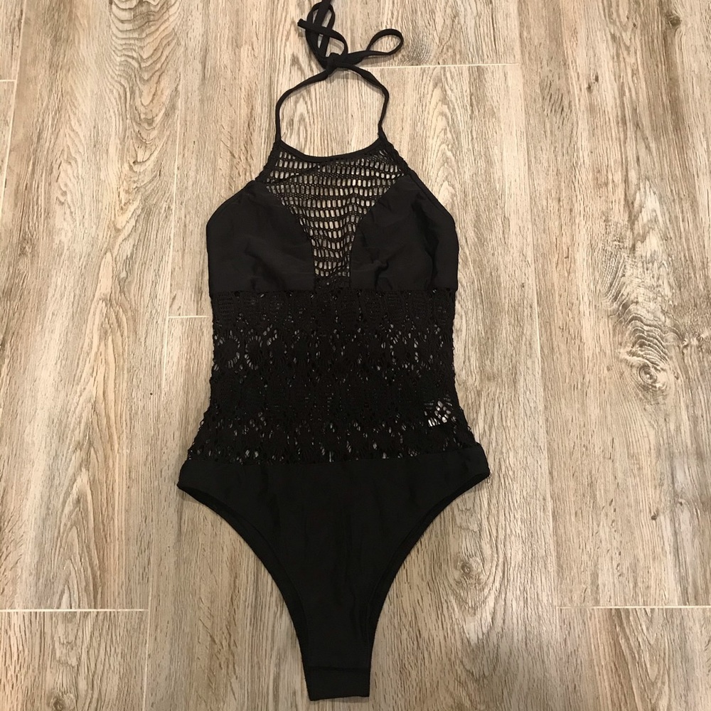 Black Signature 8 Macrame Bodysuit🔥